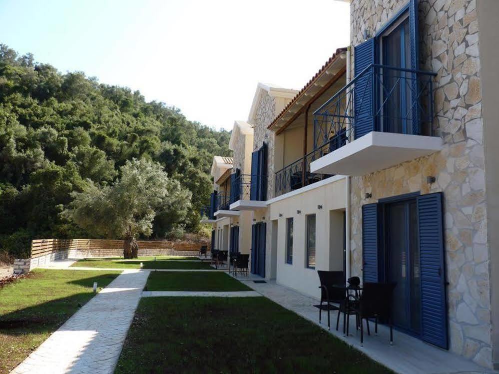 Ilianthos Apartments & Studios Mikros Gialos Ngoại thất bức ảnh