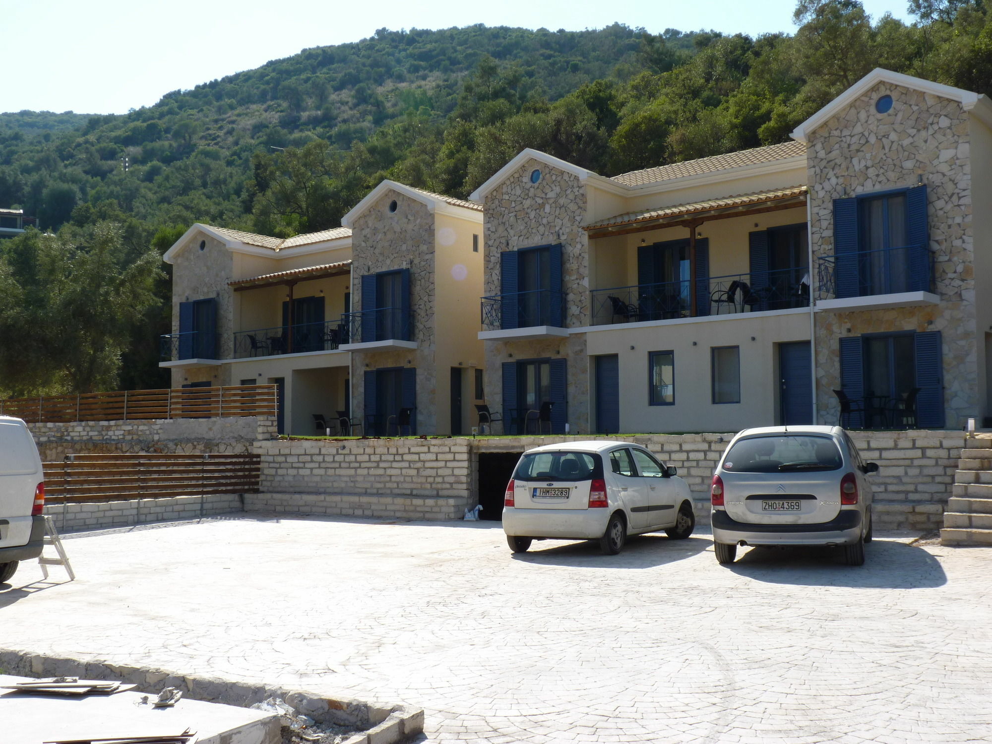 Ilianthos Apartments & Studios Mikros Gialos Ngoại thất bức ảnh
