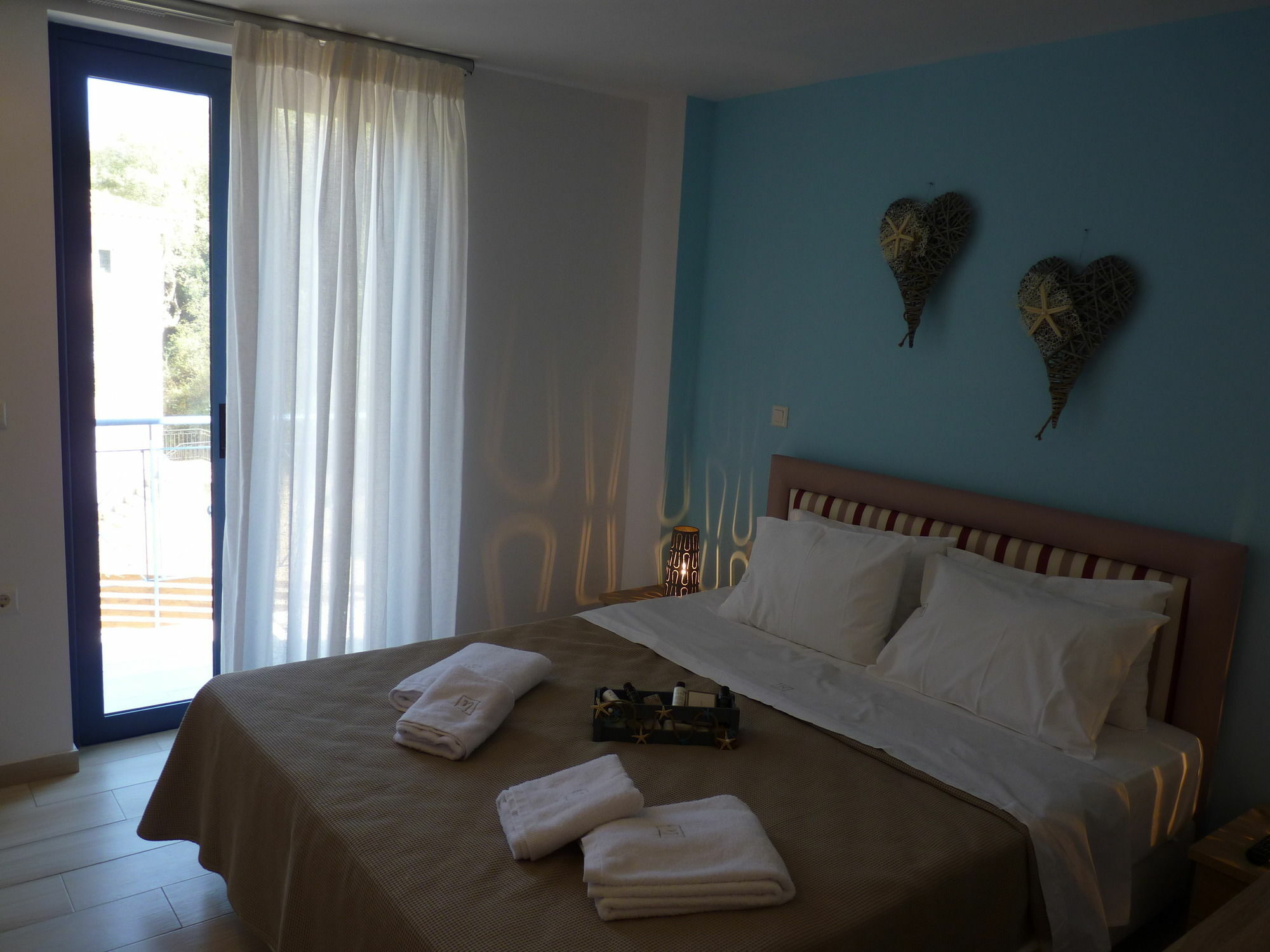 Ilianthos Apartments & Studios Mikros Gialos Ngoại thất bức ảnh