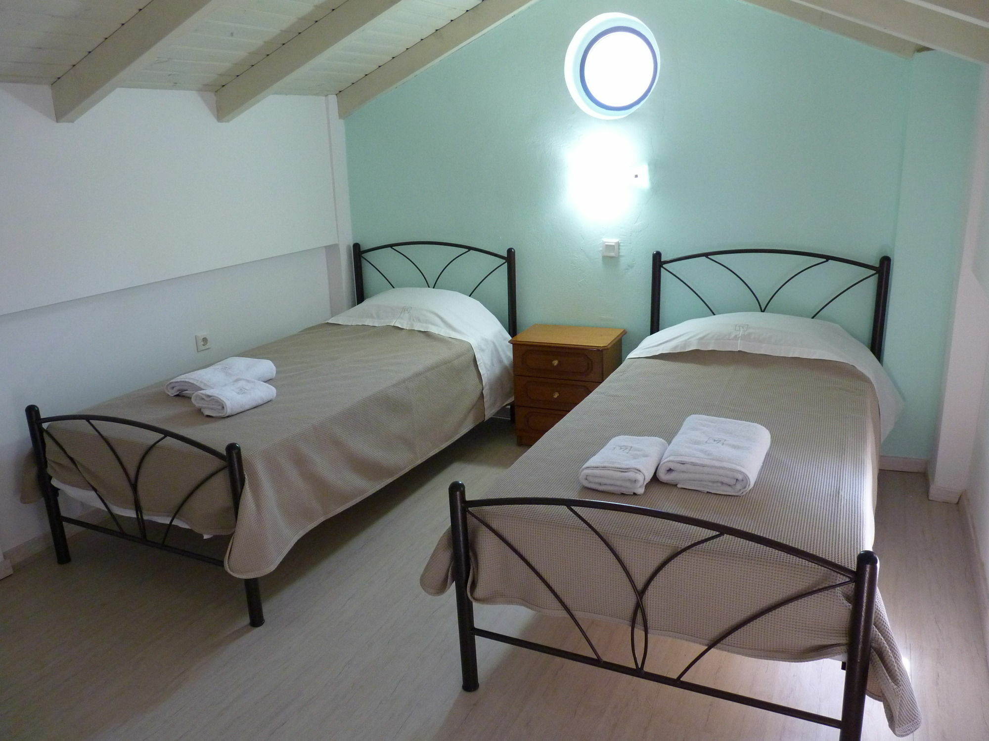 Ilianthos Apartments & Studios Mikros Gialos Ngoại thất bức ảnh