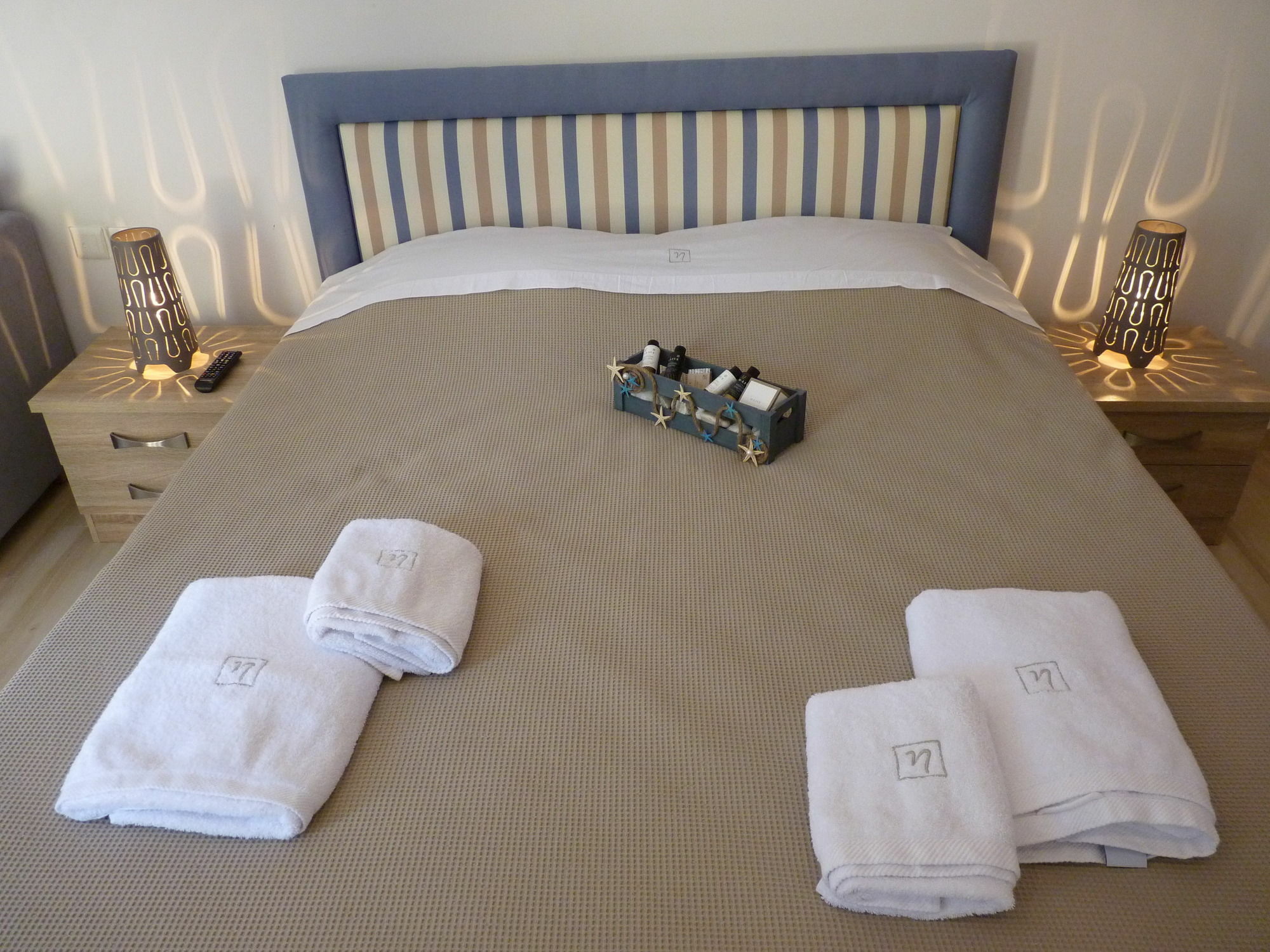 Ilianthos Apartments & Studios Mikros Gialos Ngoại thất bức ảnh